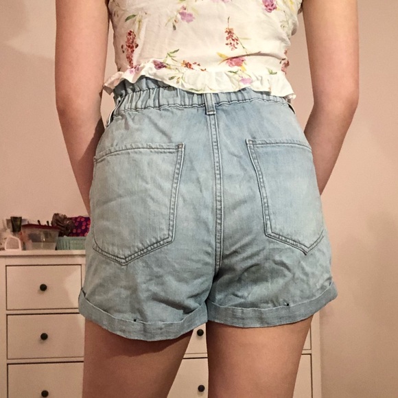 Express high-waisted denim shorts - Picture 2 of 3